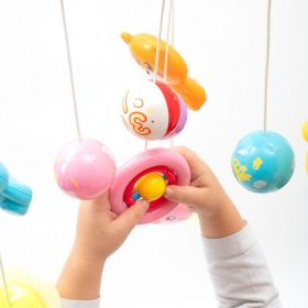 Kolotoč nad postýlku se světelným projektorem Baby Mix red
