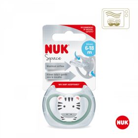 Šidítko Space NUK 6-18m ribs Bílá