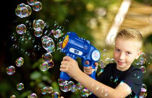 FRU BLU blaster miliony bublinek a náplň 0.4L TM Toys
