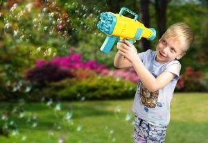 FRU BLU Mega blaster se zásobníkem + náplň 0.4L TM Toys