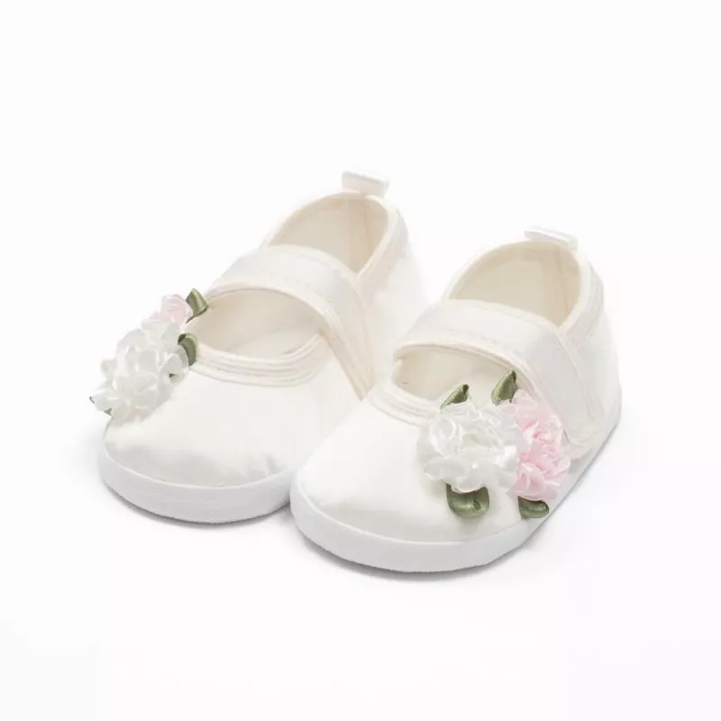 Kojenecké saténové capáčky New Baby Ivory Flowers 0-3 m Dle obrázku