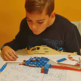 Woodcraft Dřevěné 3D puzzle Americký bojový vrtulník Apache RAPPA