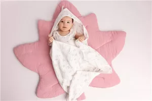 Mušelínová hrací deka New Baby Maple Leaf pink